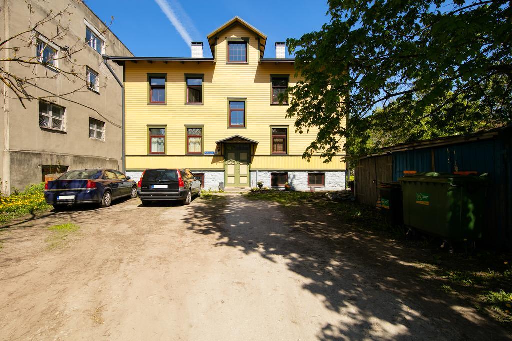 Small In Sikupilli Tallin